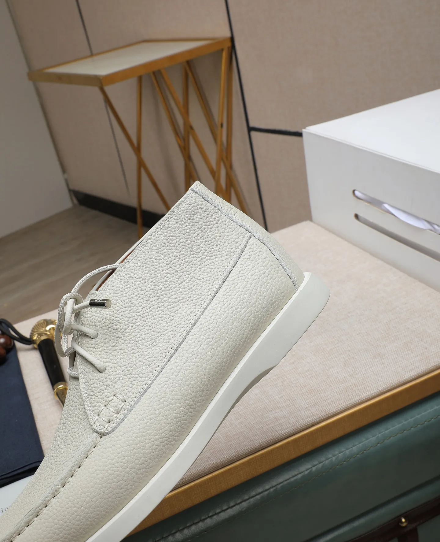 Men's shoes 💰600💰Water-dyed cow lining Original order quality Dior —🆘. Dior Original order purchase, high-end leather shoes, fabric: Made of Italian imported cowhide➕Water-dyed cow lining/cowhide lining➕Specially available original outsole, fine workmanship, real-life photos🎬Size: 38-44 (with full set of packaging)